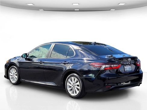 Used 2023 Toyota Camry LE w/ Convenience Package FWD image 8