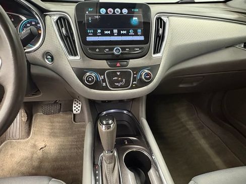 Used 2016 Chevrolet Malibu LT FWD image 20