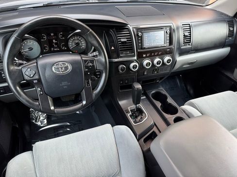 Used 2019 Toyota Sequoia SR5 AWD/4WD image 23