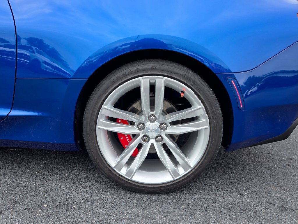 Used 2016 Chevrolet Camaro LT w/ RS Package RWD image 9