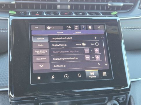 Used 2025 Jeep Grand Cherokee Laredo X image 12