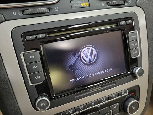 Used 2012 Volkswagen Eos Komfort FWD image 28