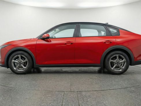 Used 2025 Kia K4 LXS image 5