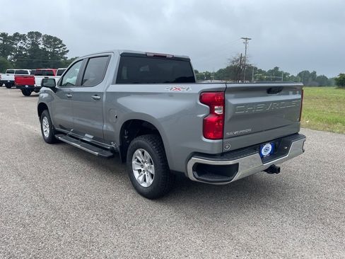 Used 2024 Chevrolet Silverado 1500 LT AWD/4WD image 3
