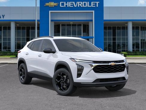 New 2026 Chevrolet Trax LT w/ Driver Confidence Package FWD image 7