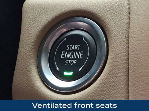 Used 2024 Chevrolet Tahoe Premier AWD/4WD image 16
