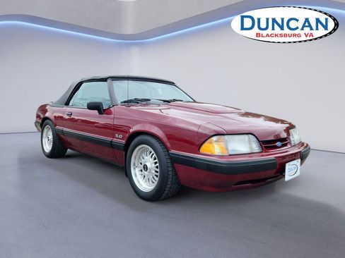 Used 1988 Ford Mustang LX RWD image 1