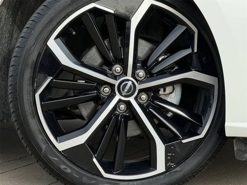 Used 2024 Nissan Altima 2.5 SR image 9