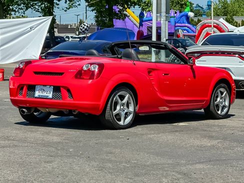 Used 2005 Toyota MR2 RWD image 3