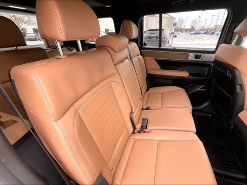 Used 2025 Hyundai Santa Fe Limited image 27