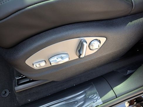 Used 2025 Porsche Macan image 23