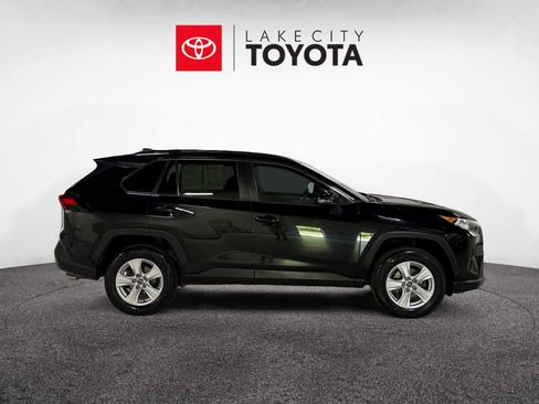 Used 2021 Toyota RAV4 XLE AWD/4WD image 11