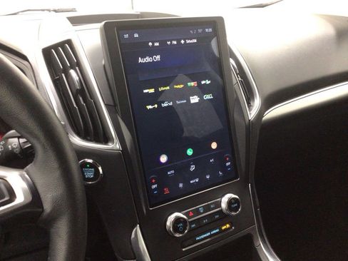 Used 2024 Ford Edge Titanium image 14