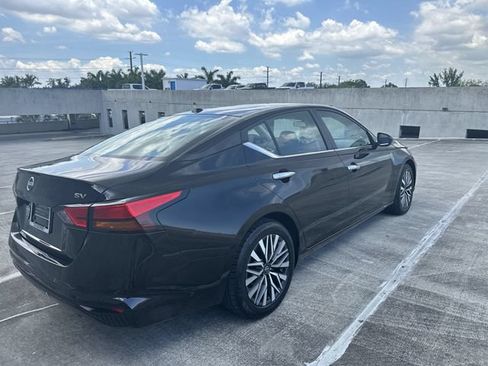 Used 2024 Nissan Altima 2.5 SV FWD image 34