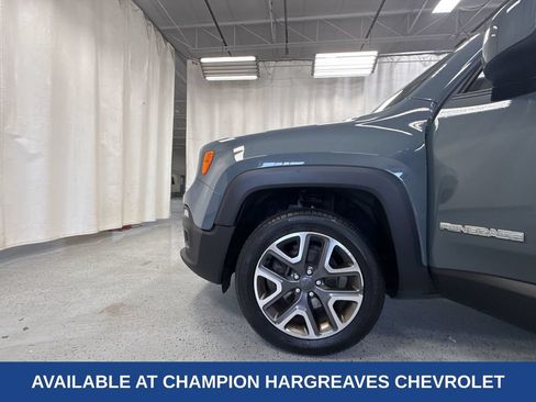 Used 2017 Jeep Renegade Latitude w/ Cold Weather Group AWD/4WD image 41