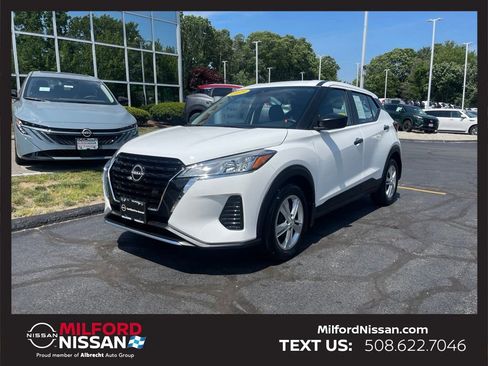 Used 2025 Nissan Kicks Play S FWD image 1