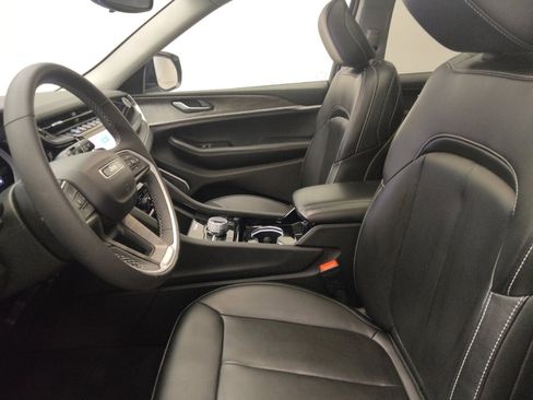 Used 2023 Jeep Grand Cherokee 4WD 4xe image 17