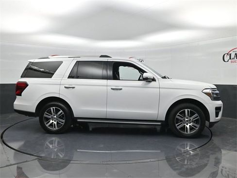 Used 2022 Ford Expedition Limited image 6