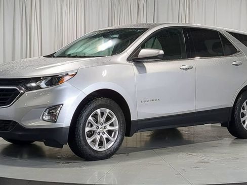 Used 2019 Chevrolet Equinox LT w/ Driver Convenience Package AWD/4WD image 5