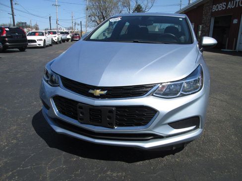 Used 2018 Chevrolet Cruze LS image 8