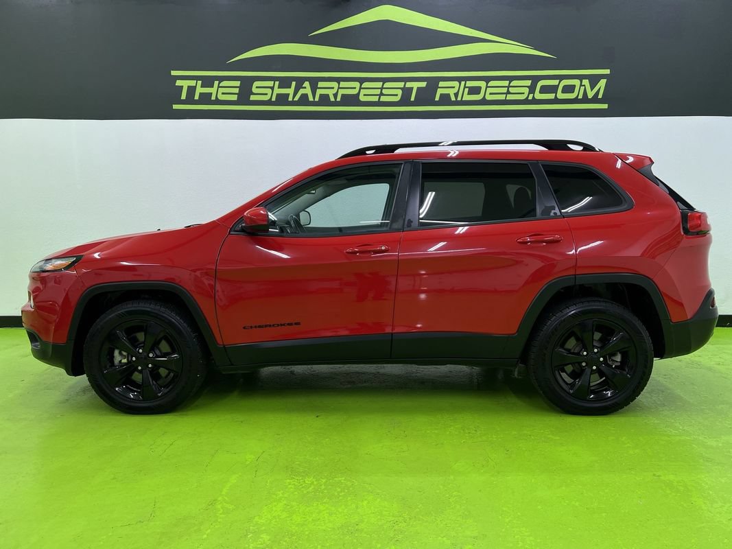 Used 2018 Jeep Cherokee Latitude w/ Altitude Package AWD/4WD image 6
