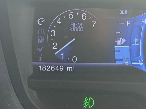 Used 2013 Ford Explorer XLT image 9