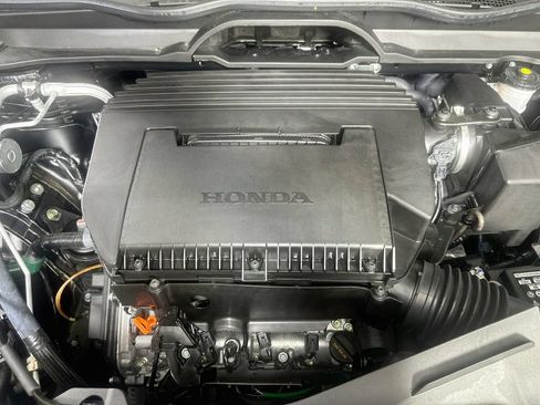 Used 2025 Honda Pilot Touring image 9