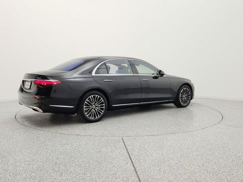 Used 2023 Mercedes-Benz S 580e 4MATIC Sedan image 5