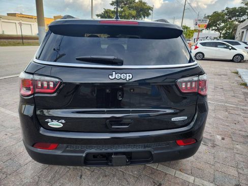 Used 2019 Jeep Compass Latitude w/ Popular Equipment Group AWD/4WD image 6