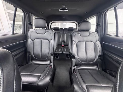 Used 2024 Jeep Grand Cherokee L Limited w/ Luxury Tech Group II image 22