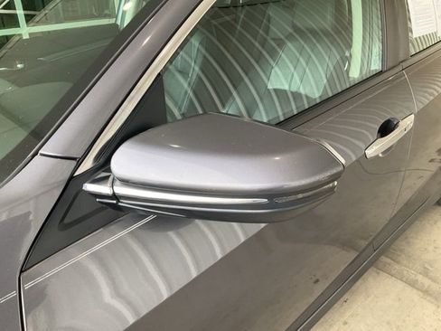 Used 2016 Honda Civic Touring image 3