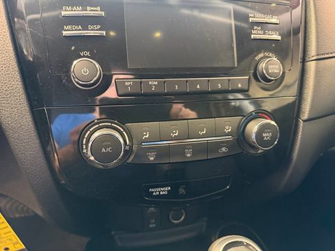 Used 2017 Nissan Rogue S w/ S Appearance Package AWD/4WD image 22