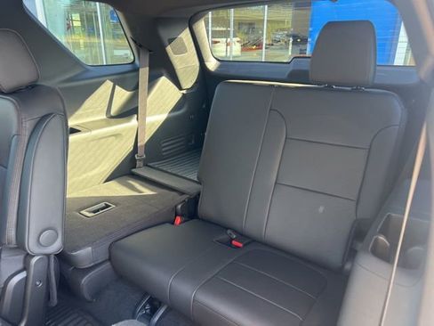 Used 2023 Chevrolet Traverse High Country AWD/4WD image 23