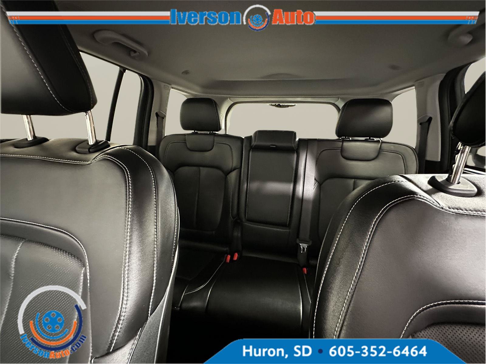 Used 2023 Jeep Grand Cherokee Limited w/ Luxury Tech Group II AWD/4WD image 21