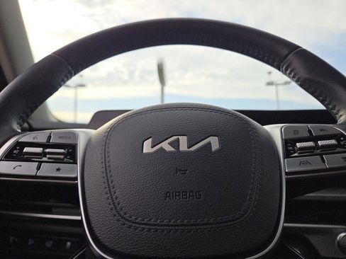 Used 2025 Kia Telluride S FWD image 26