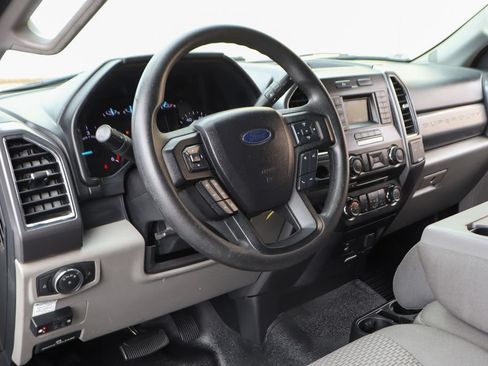 Used 2017 Ford F550 2WD Regular Cab Super Duty image 24