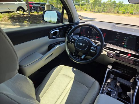 Used 2025 Kia Sorento S w/ Panoramic Sunroof Package FWD image 9