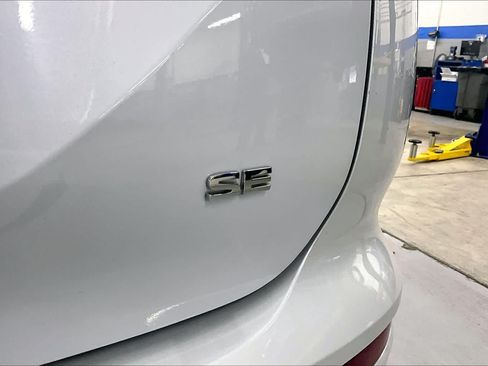 Used 2024 Mitsubishi Outlander SE AWD/4WD image 10