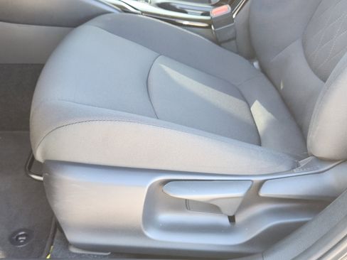 Used 2022 Toyota Corolla LE image 26