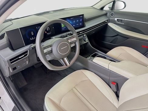 Used 2025 Hyundai Sonata SEL FWD image 9