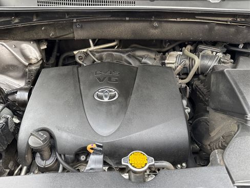 Used 2017 Toyota Highlander SE image 22