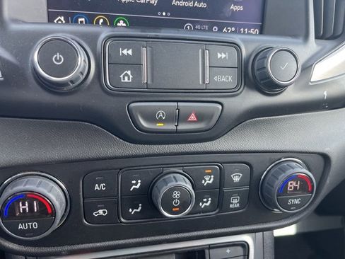 Used 2024 GMC Terrain SLT image 21