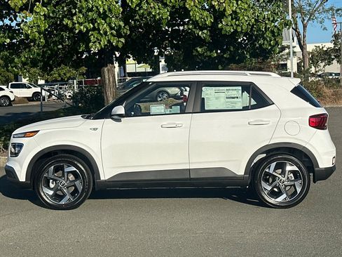 New 2026 Hyundai Venue SEL FWD image 7