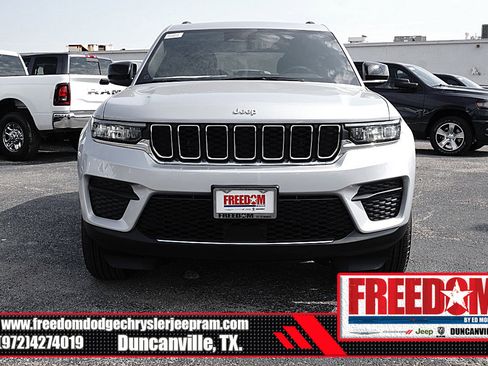 New 2025 Jeep Grand Cherokee Laredo X image 8