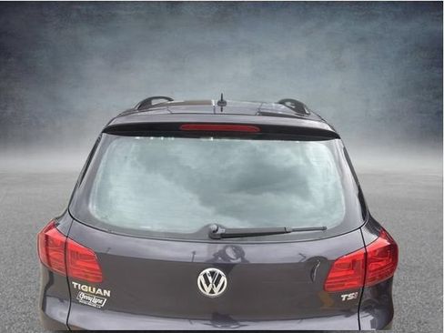 Used 2016 Volkswagen Tiguan S FWD image 7
