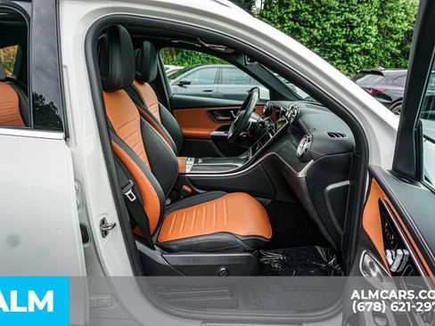 Used 2025 Mercedes-Benz GLC 350e 4MATIC image 22