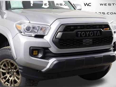 Used 2022 Toyota Tacoma TRD Sport image 40