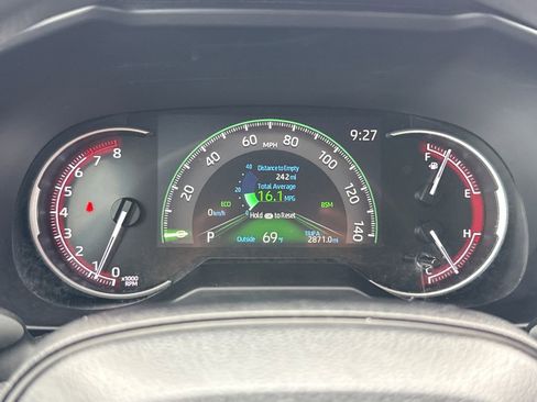 Used 2023 Toyota RAV4 XLE FWD image 32