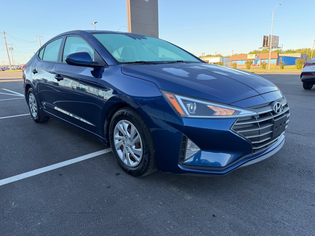 Used 2020 Hyundai Elantra SE FWD image 4