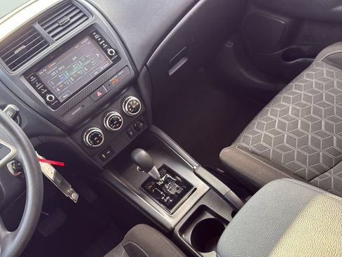 Used 2023 Mitsubishi Outlander Sport SE AWD/4WD image 20